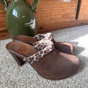 American Vintage Brown Suede Clog Mules with Leopard Trim